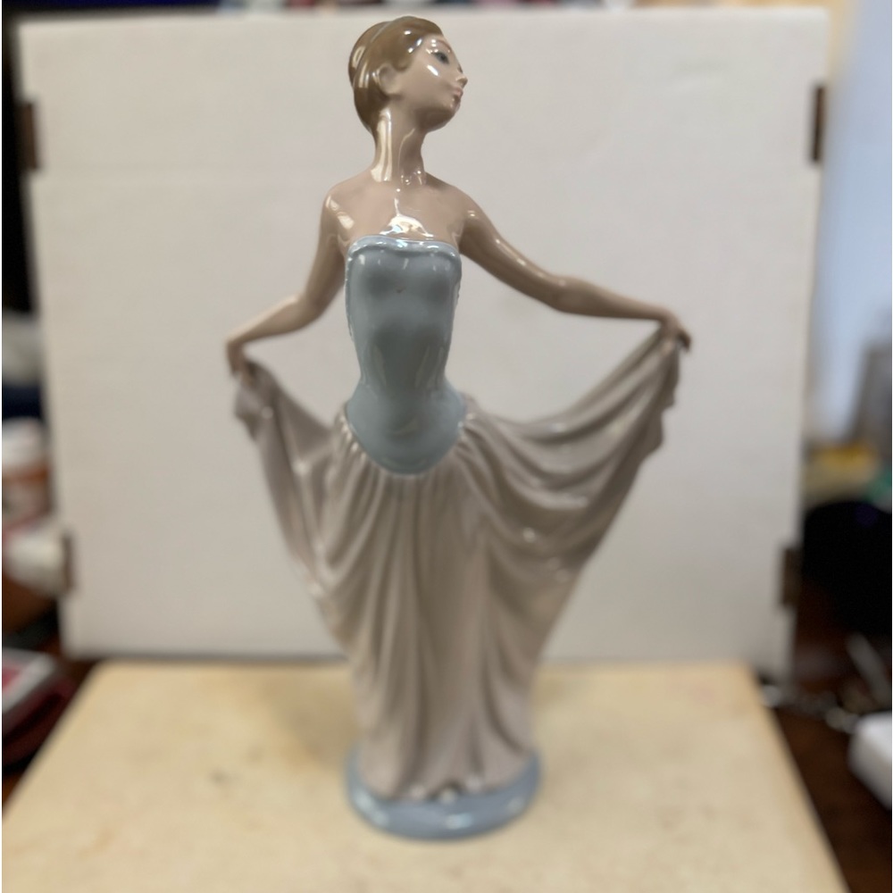 Vintage Lladro The Dancer Ballerina Figurine #5050 E-27 J made in Spain NEW